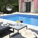 Sumelia 빌라 Khalikerí